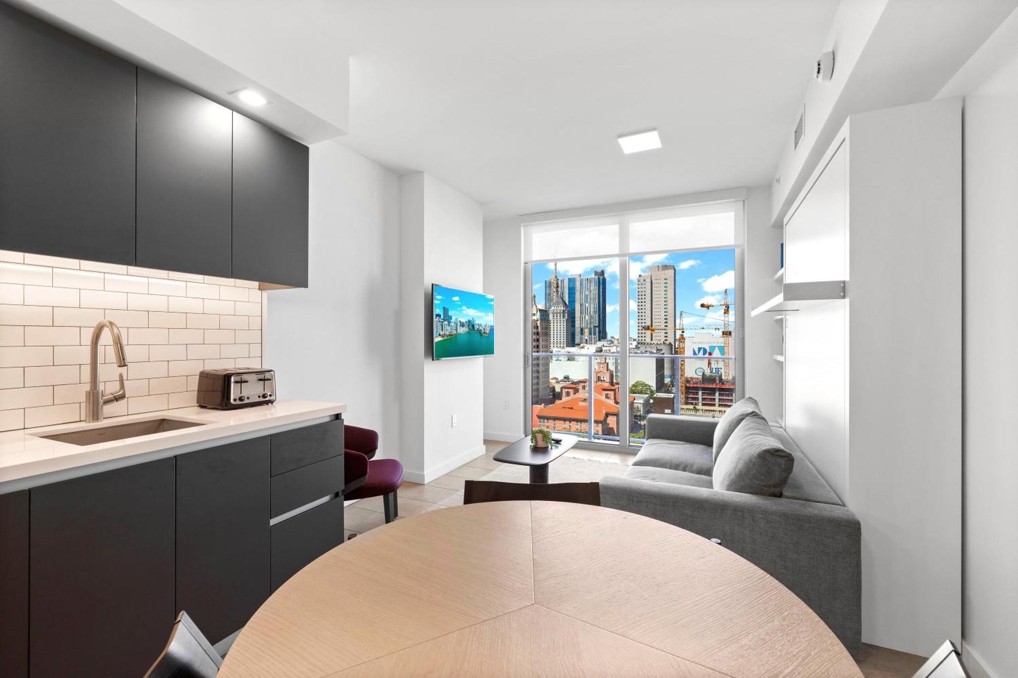 Luxury One-bedroom W Amenities! Appartamento *