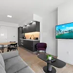 Luxury One-Bedroom W Top Amenities!
