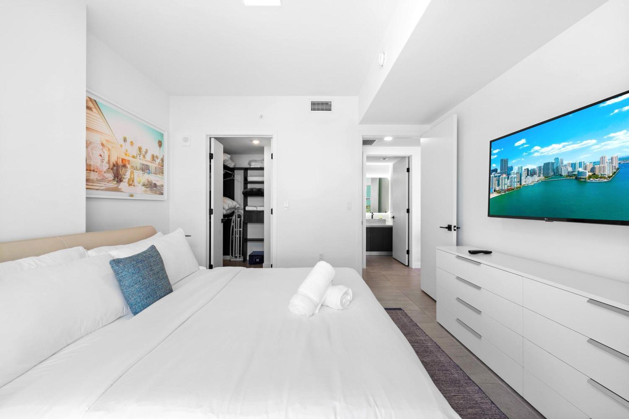 Apartment Luxury One-bedroom W Amenities!